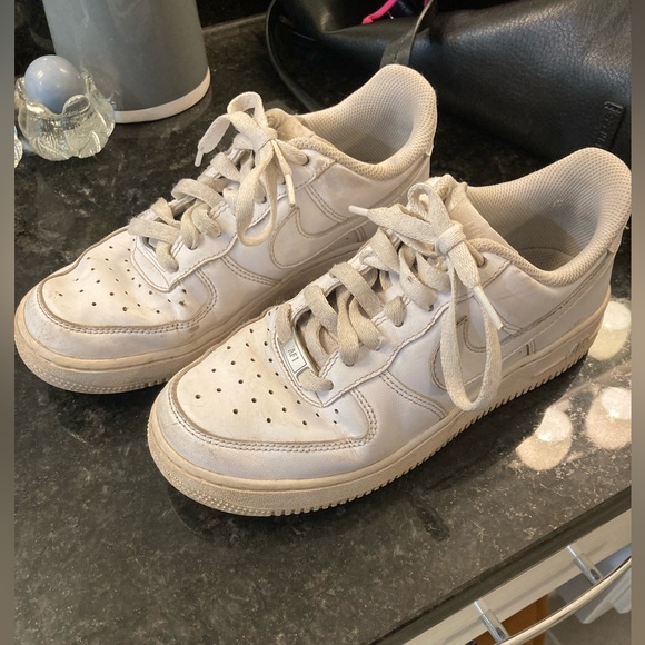 womens white air force 1 size 7